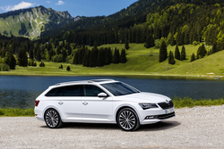 Skoda Superb Combi in Sixt SWMR