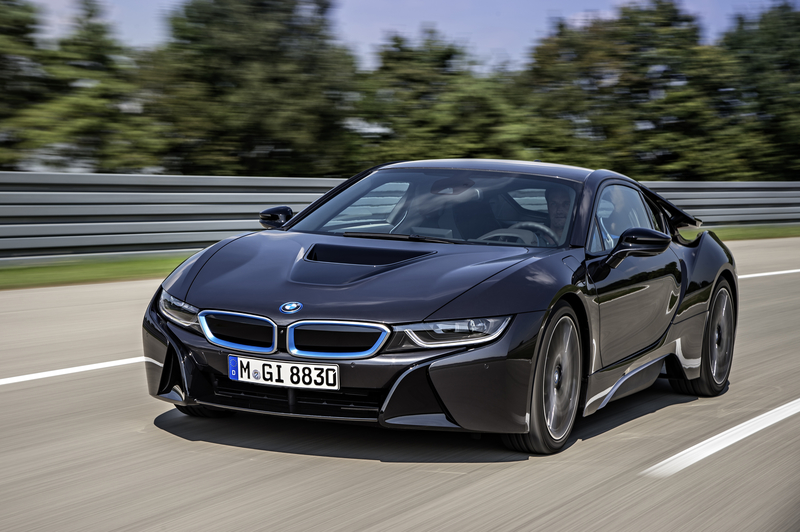 Sixt Luxury Cars: BMW i8 in XSAE