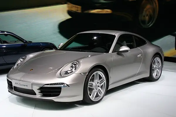 Porsche 911 der Avis Prestige Flotte