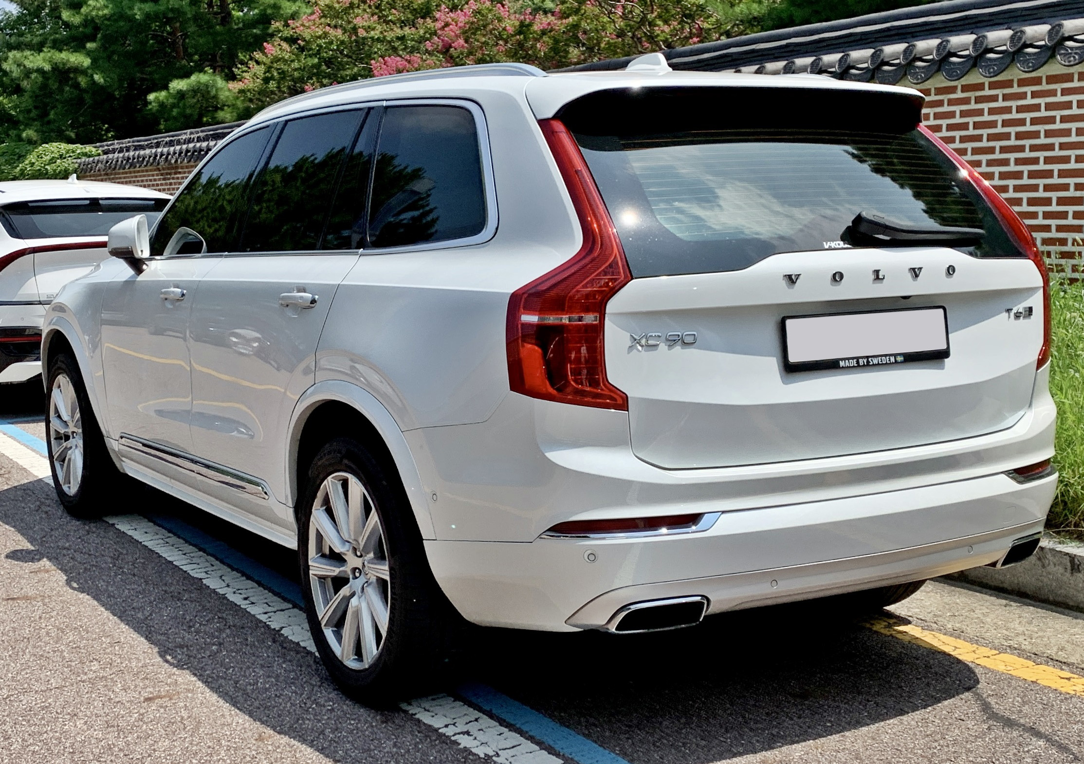 Volvo XC90 Recharge in der Sixt XFAR-Klasse – 7-Sitzer SUV mit Mild-Hybrid-Antrieb