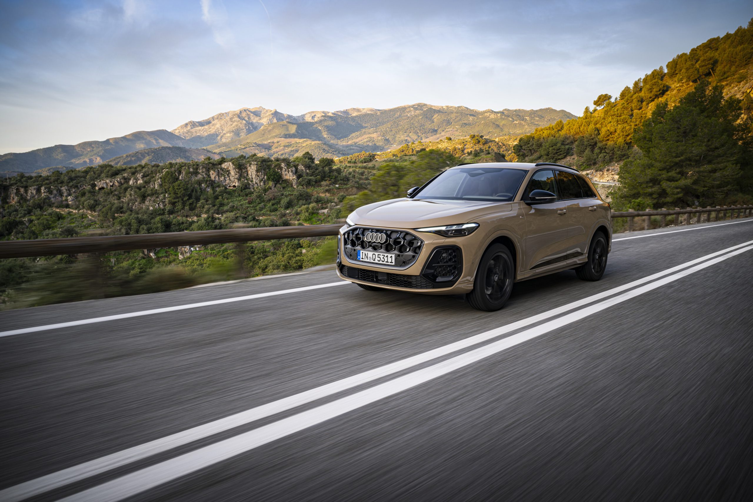 Audi Q5 2024 in der Sixt UFAR-Klasse – Premium-Elite-SUV mit quattro Allradantrieb